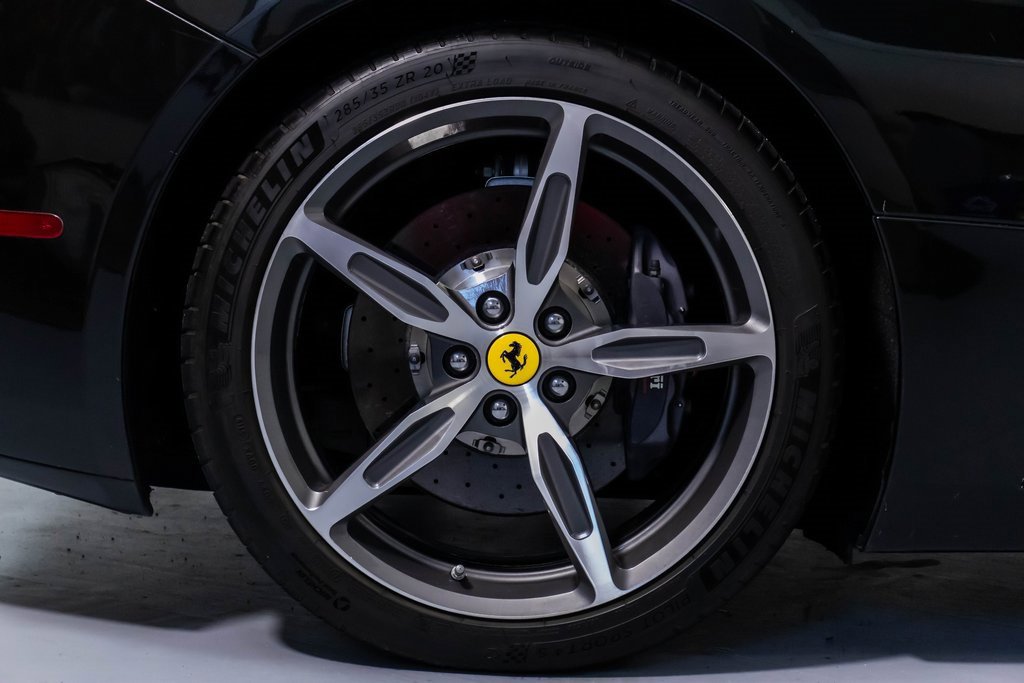 Used 2014 Ferrari California image 59