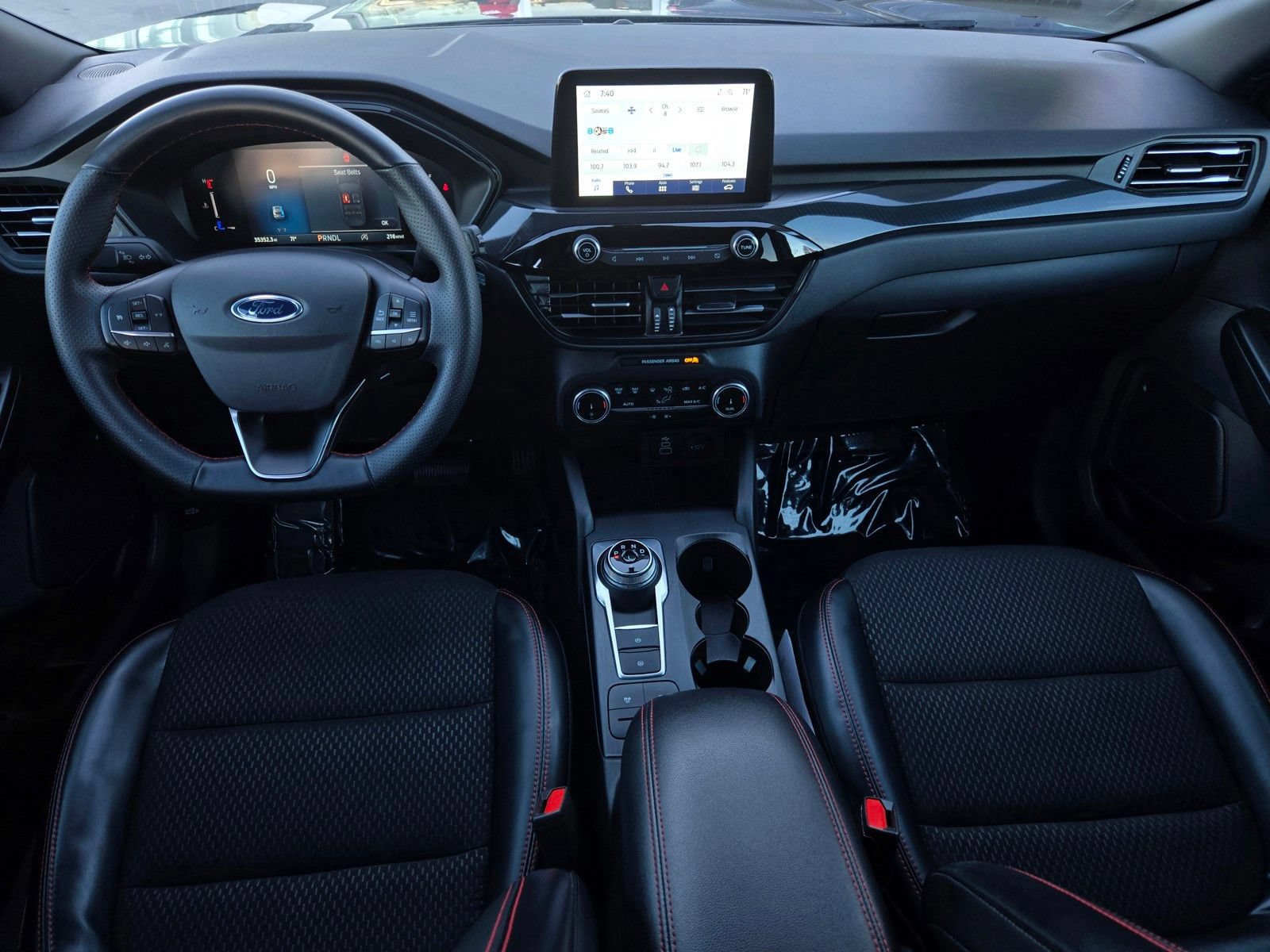 Used 2025 Ford Escape ST-Line FWD image 13