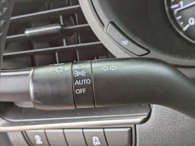 Used 2022 MAZDA MAZDA3 s image 10