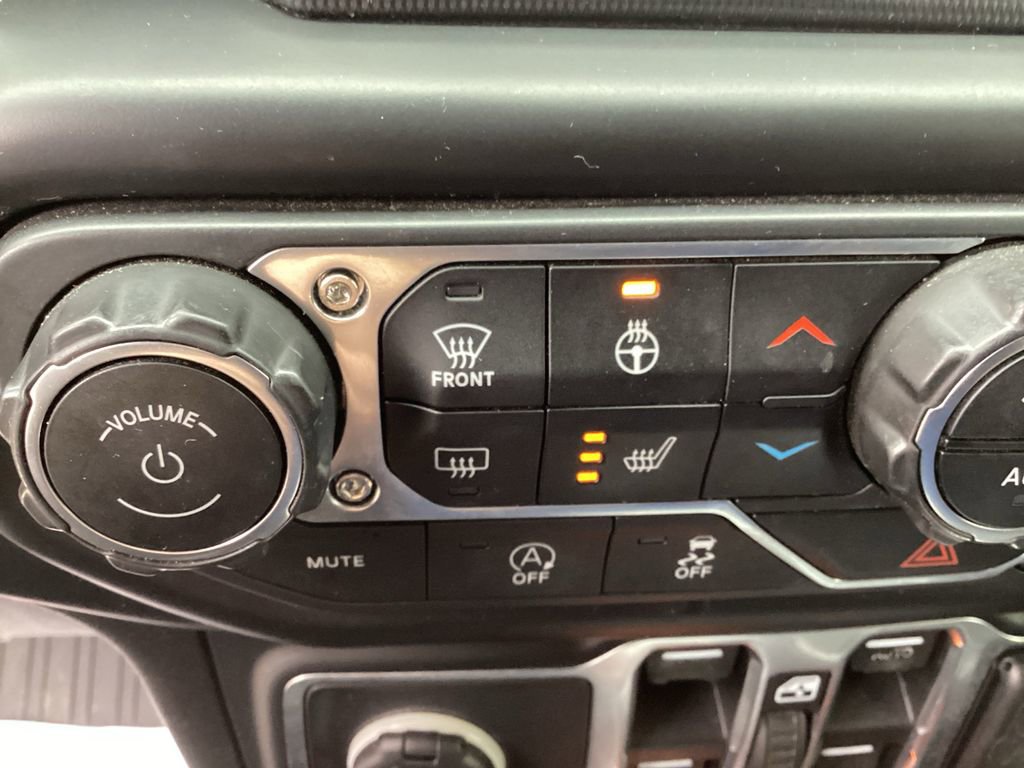 Used 2018 Jeep Wrangler Unlimited Sahara image 46