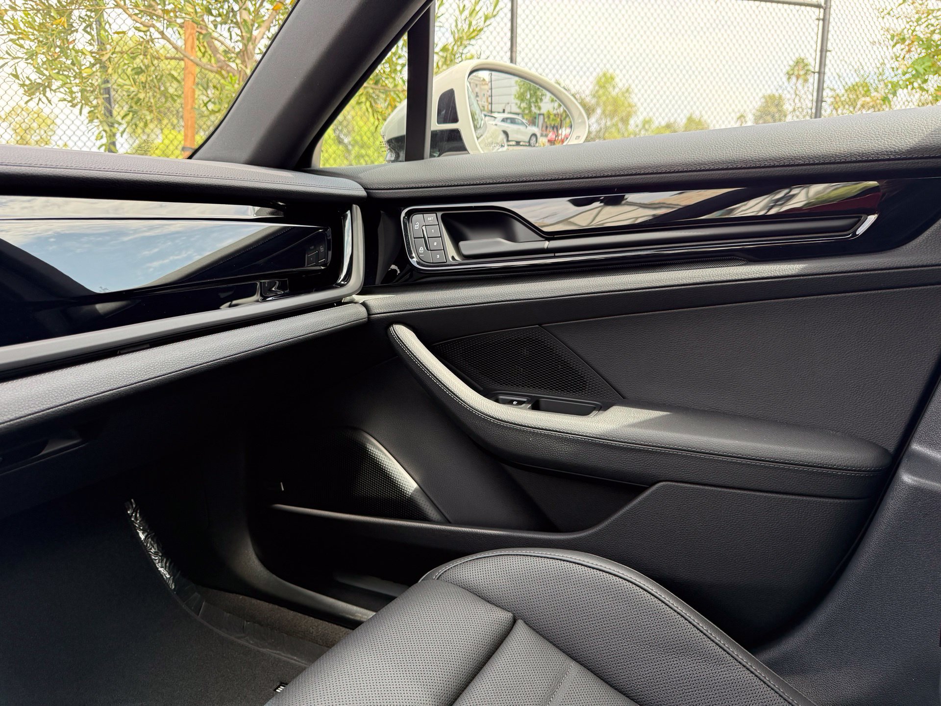 New 2026 Porsche Panamera RWD image 25