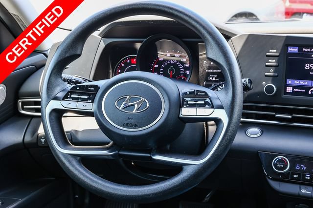 Certified 2022 Hyundai Elantra SEL FWD image 17