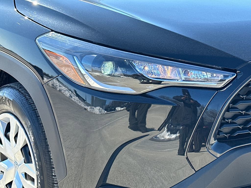 Certified 2025 Toyota Corolla Cross L image 9