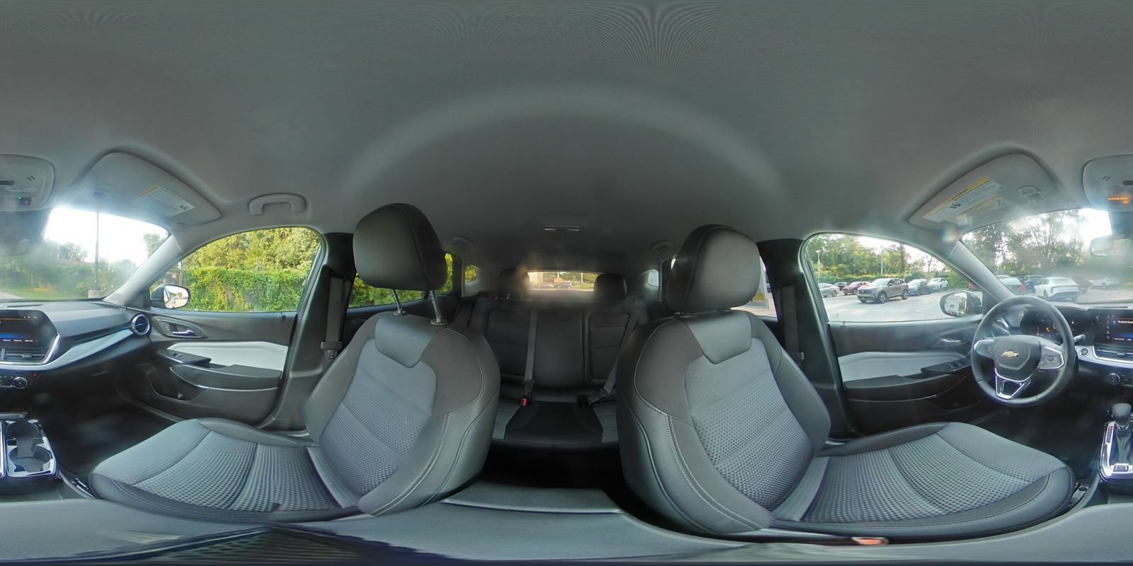 Used 2025 Chevrolet Trax LT w/ LT Convenience Package FWD image 42