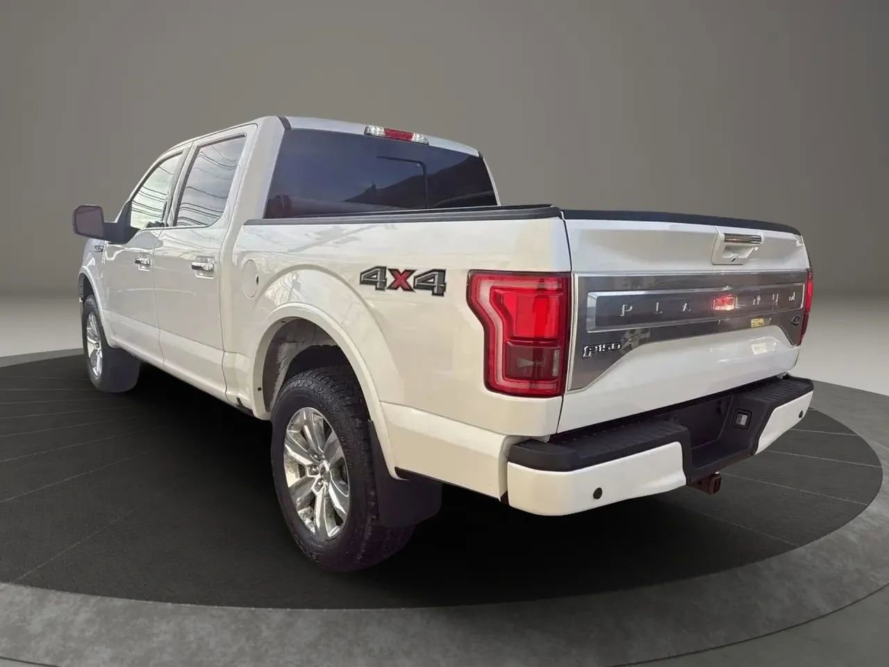 Used 2016 Ford F150 Platinum w/ Equipment Group 701A Luxury image 7