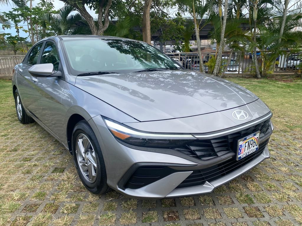 Certified 2025 Hyundai Elantra SE FWD video 1