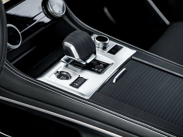 New 2026 Jaguar F-PACE R-Dynamic S AWD/4WD image 18