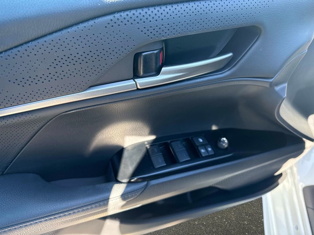 Used 2025 Toyota Camry XSE image 15