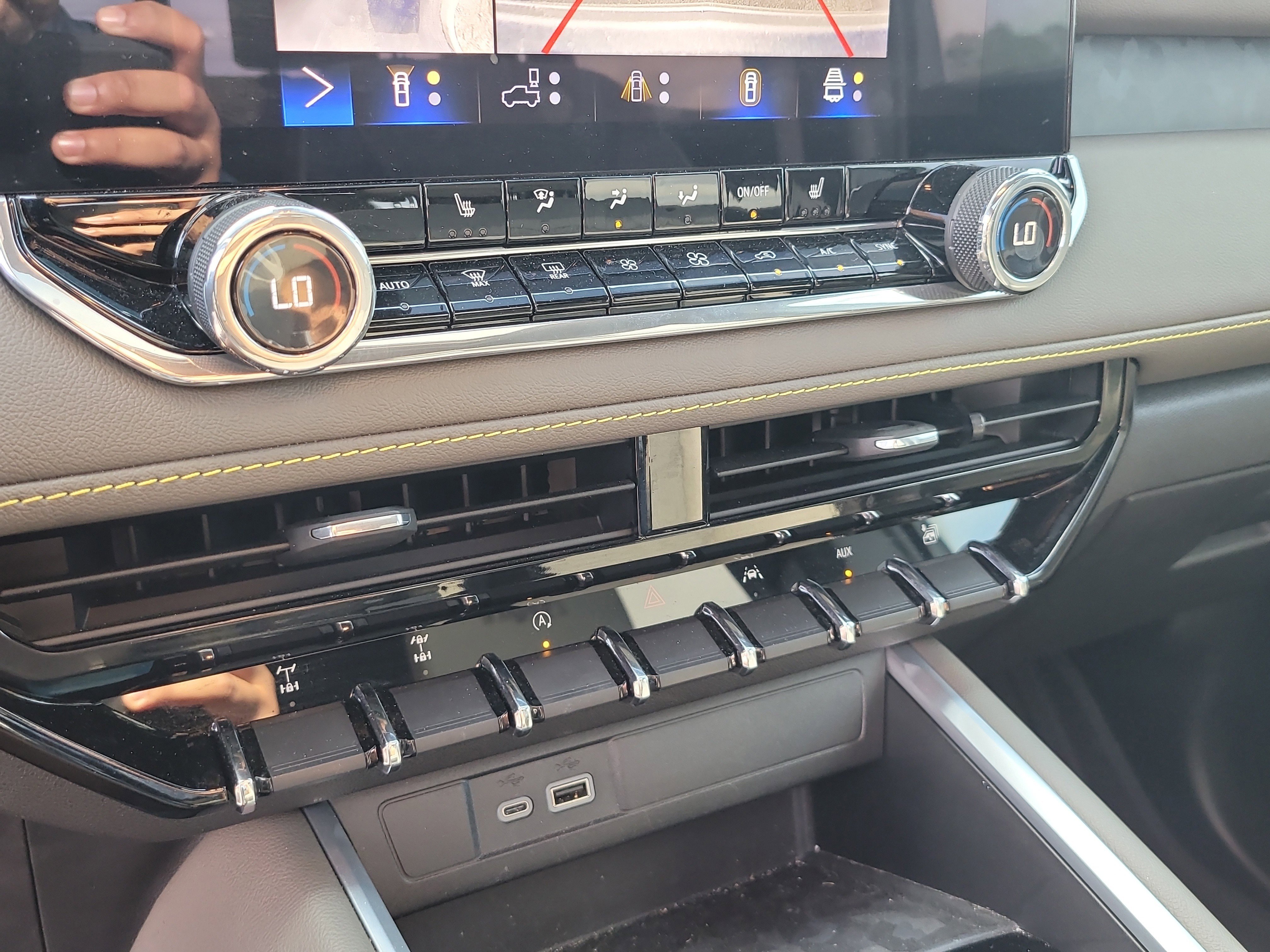 Used 2024 Chevrolet Colorado ZR2 w/ ZR2 Bison Edition image 27