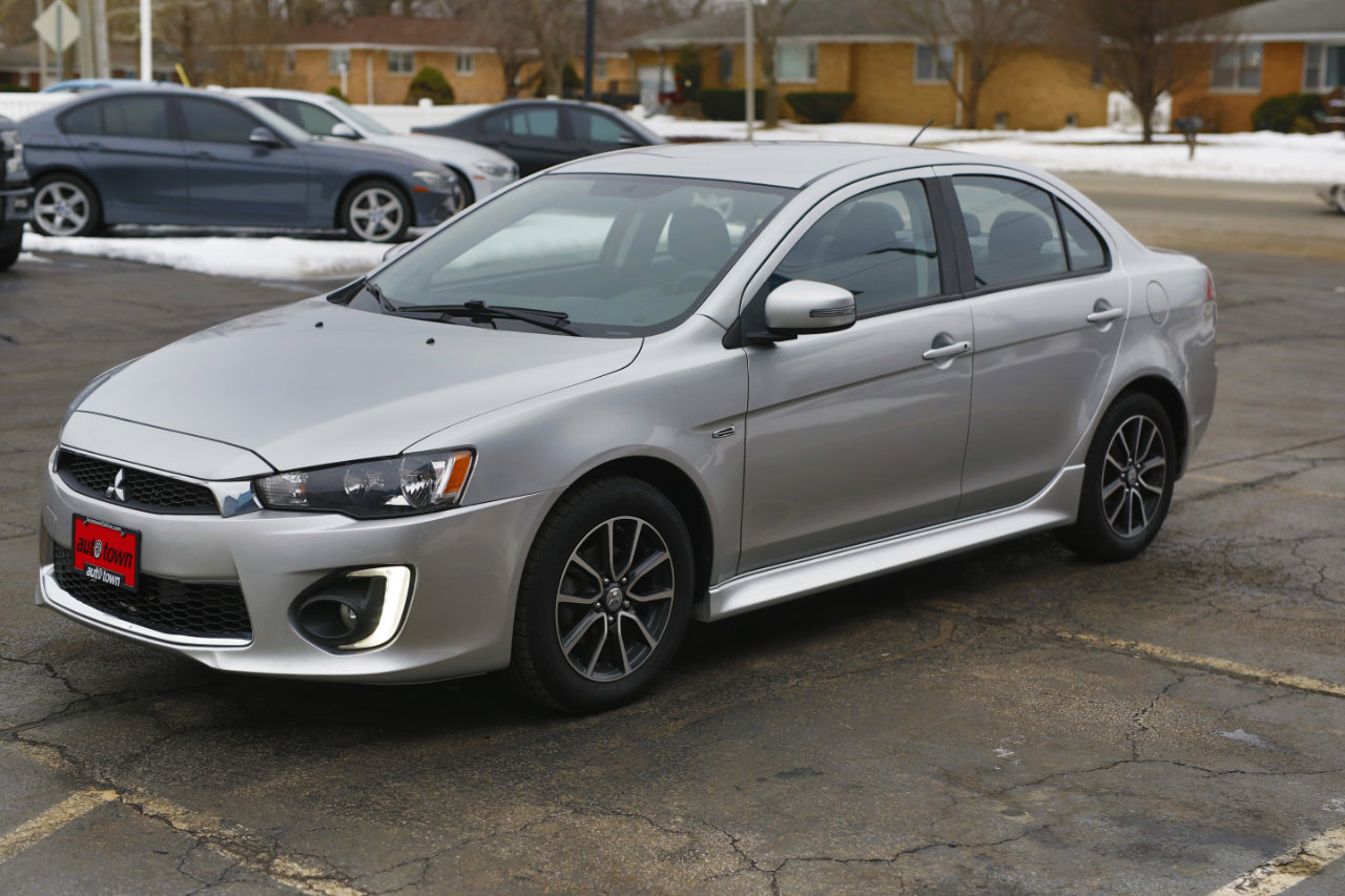 Used 2017 Mitsubishi Lancer ES image 3