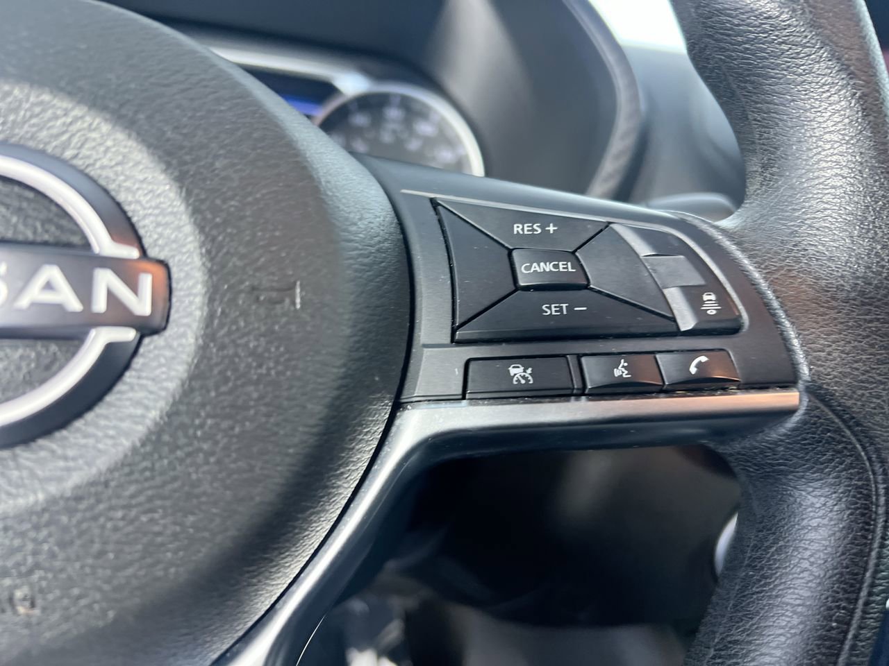 Used 2024 Nissan Sentra SV FWD image 17