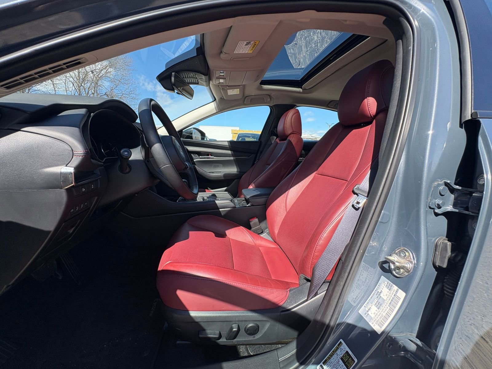 Used 2025 MAZDA MAZDA3 s image 23