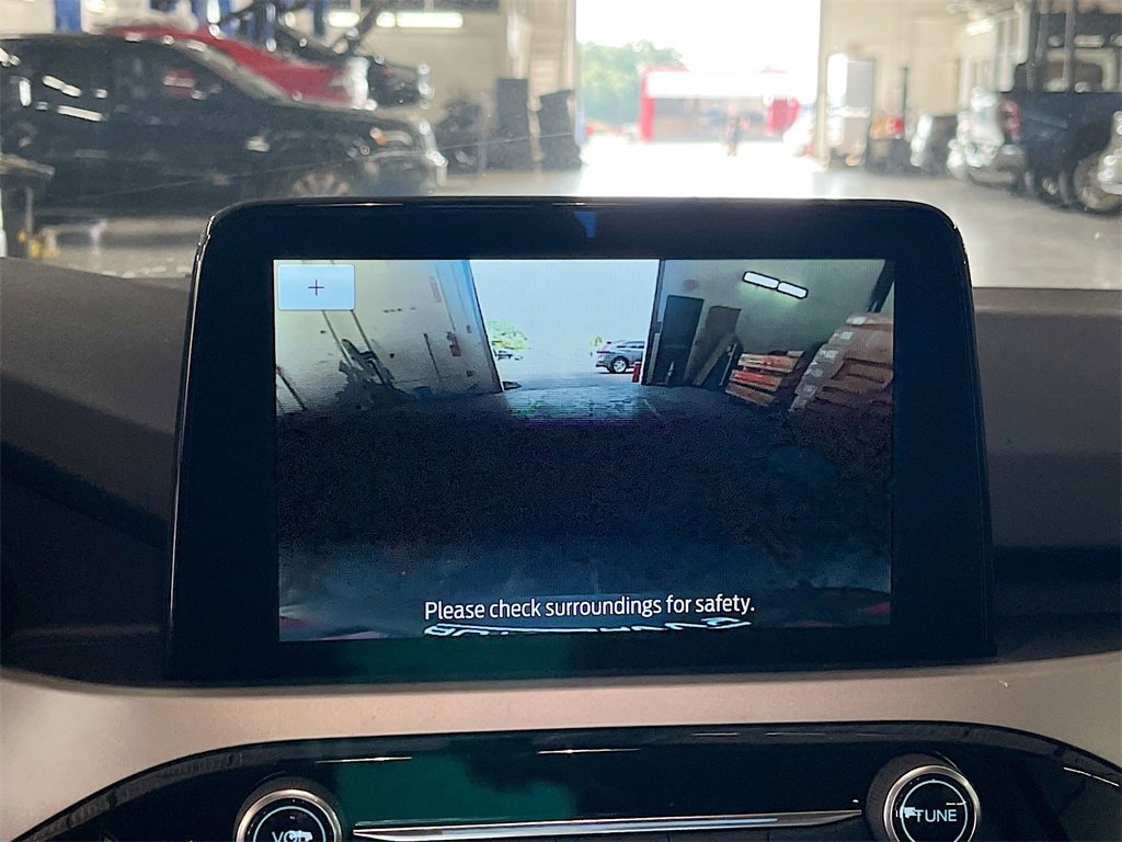 Used 2022 Ford Escape SE w/ SE Sport Appearance Package image 13