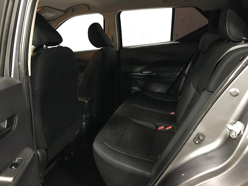 Used 2022 Nissan Kicks S FWD image 16