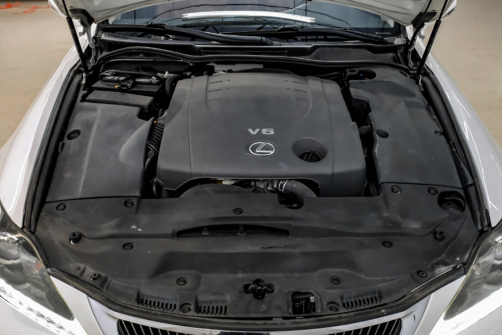 Used 2013 Lexus IS 250C w/ Luxury Pkg RWD image 61