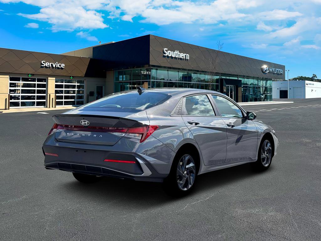 New 2026 Hyundai Elantra Sport FWD image 8