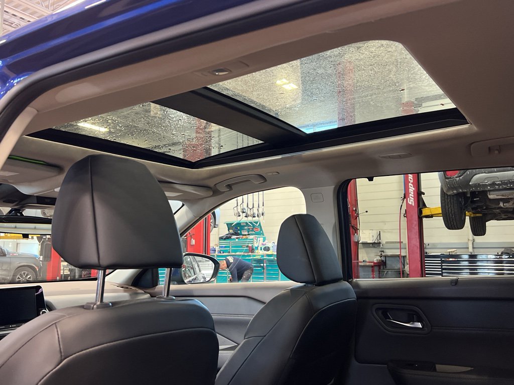 Used 2023 Nissan Rogue SV w/ SV Premium B Package image 36