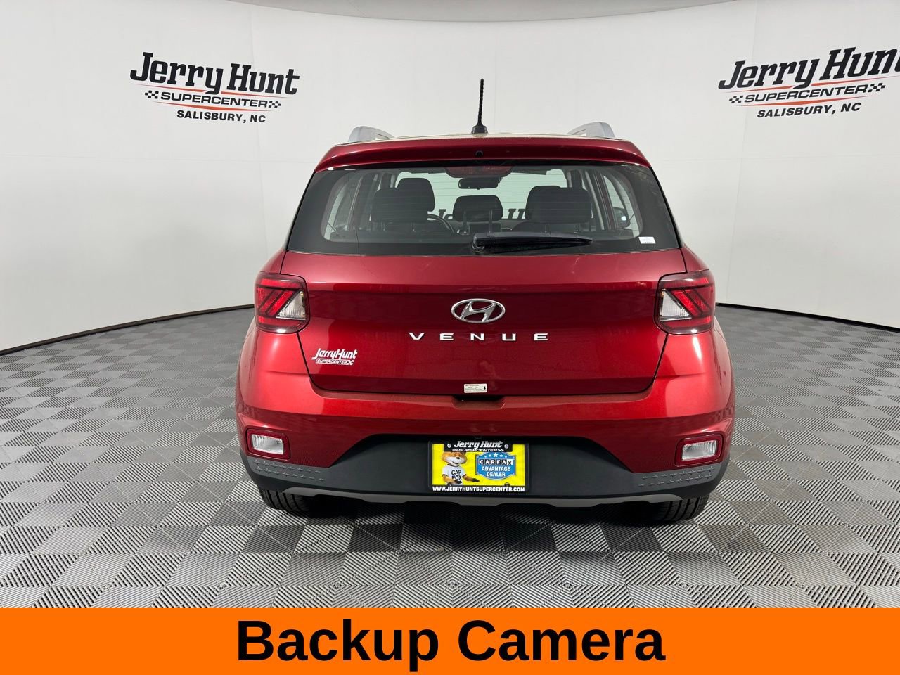 Used 2025 Hyundai Venue SEL image 8