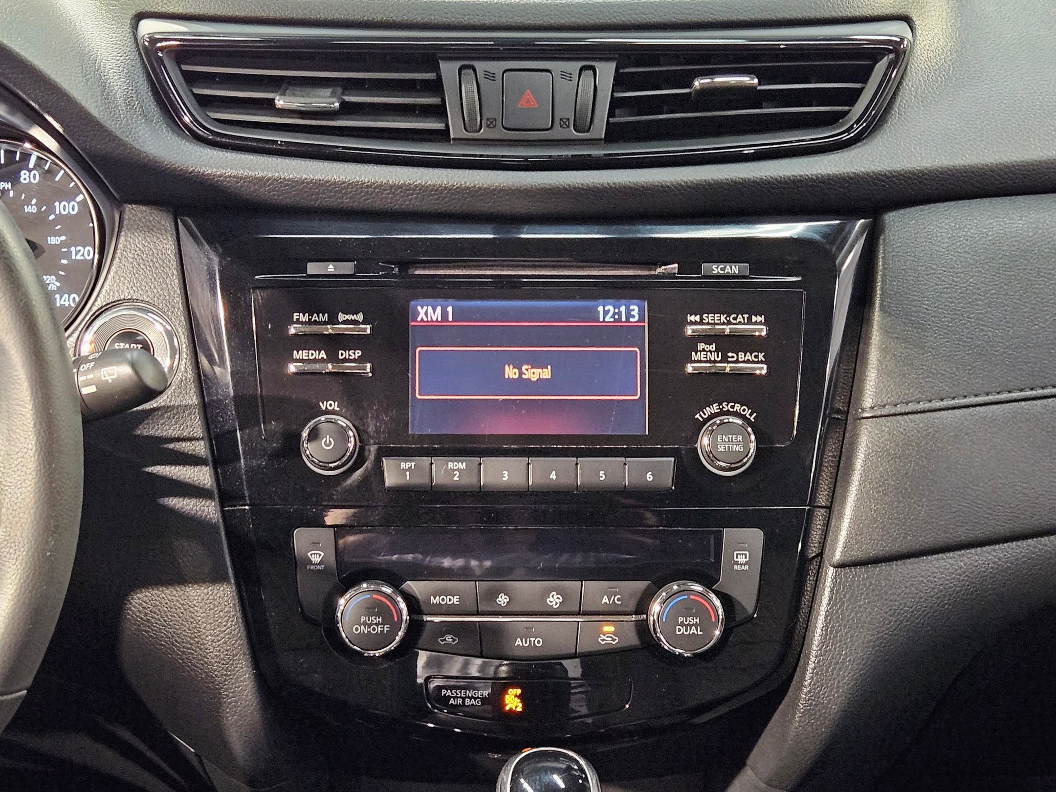 Used 2017 Nissan Rogue SV FWD image 16