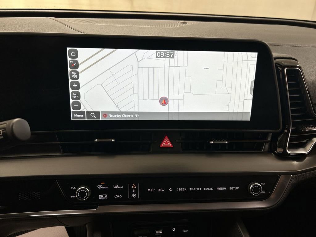 Certified 2025 Kia Sportage EX image 16