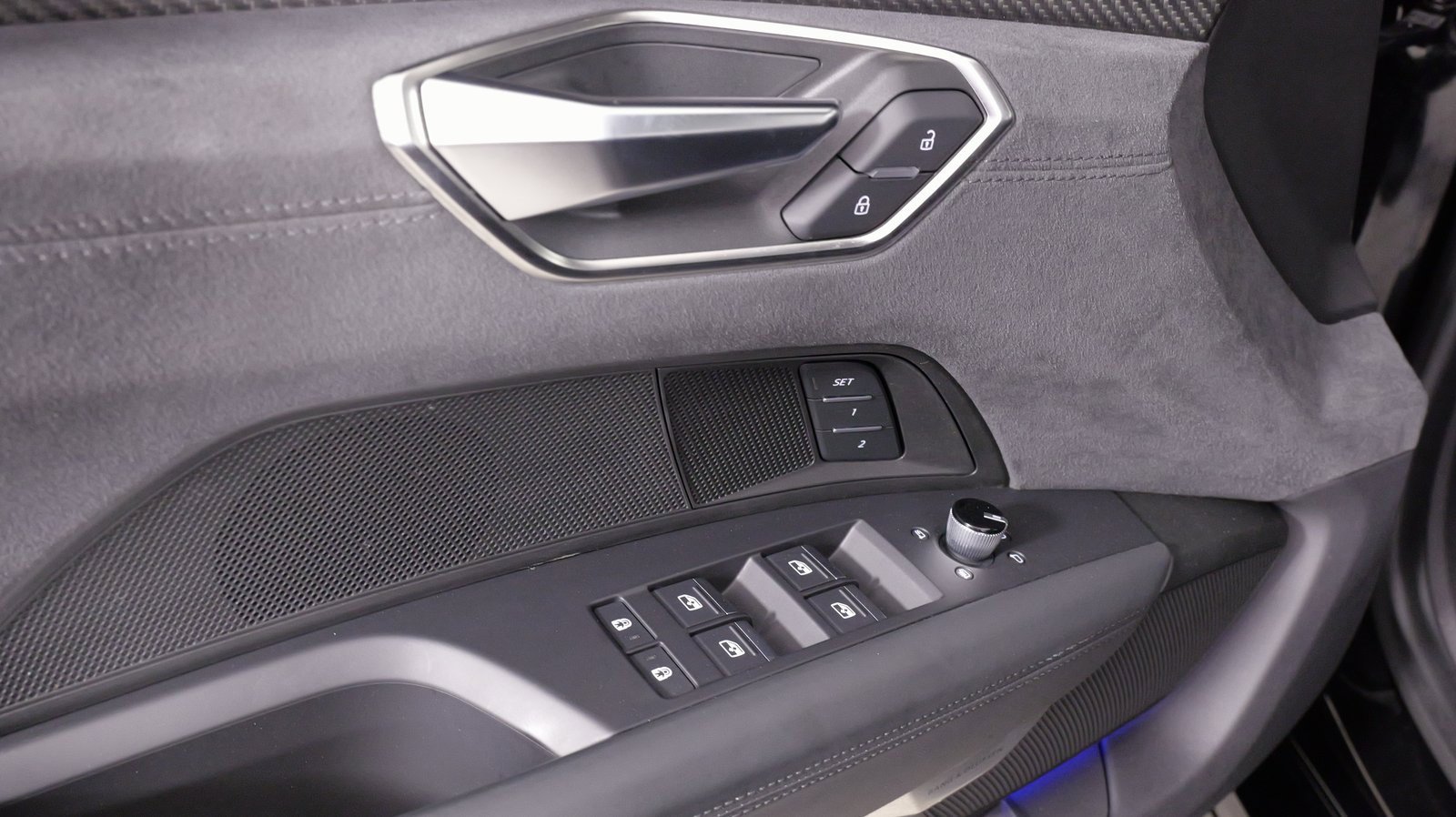 Used 2024 Audi RS e-tron GT w/ Carbon Performance Package image 28