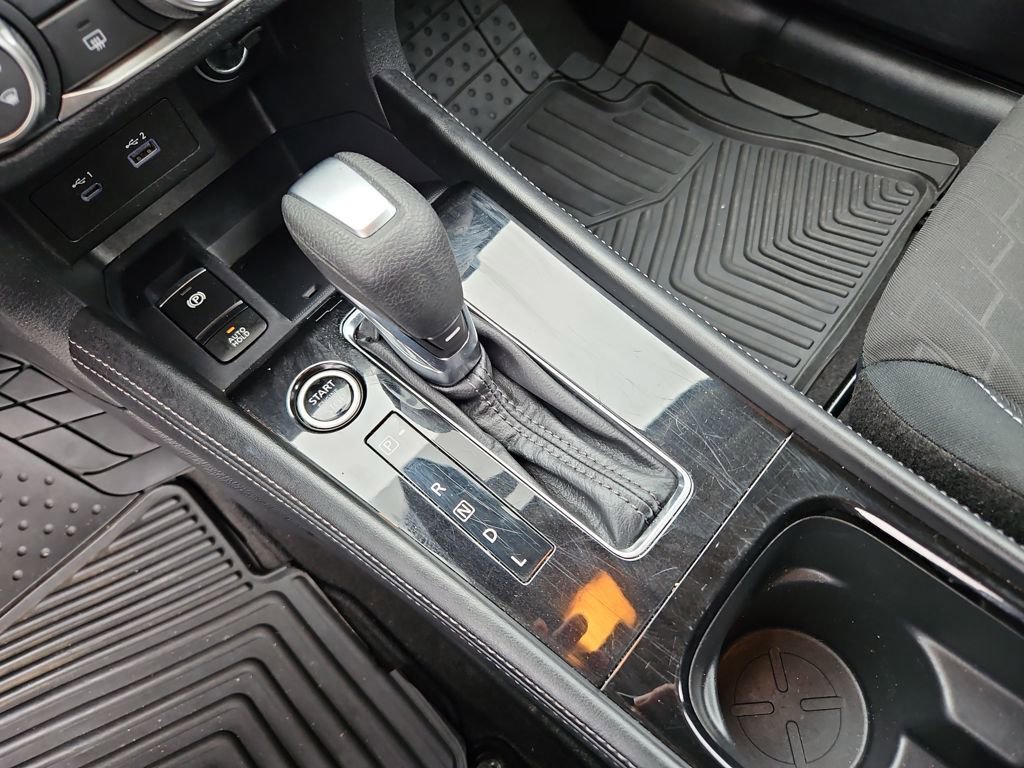 Used 2024 Nissan Kicks SV image 16