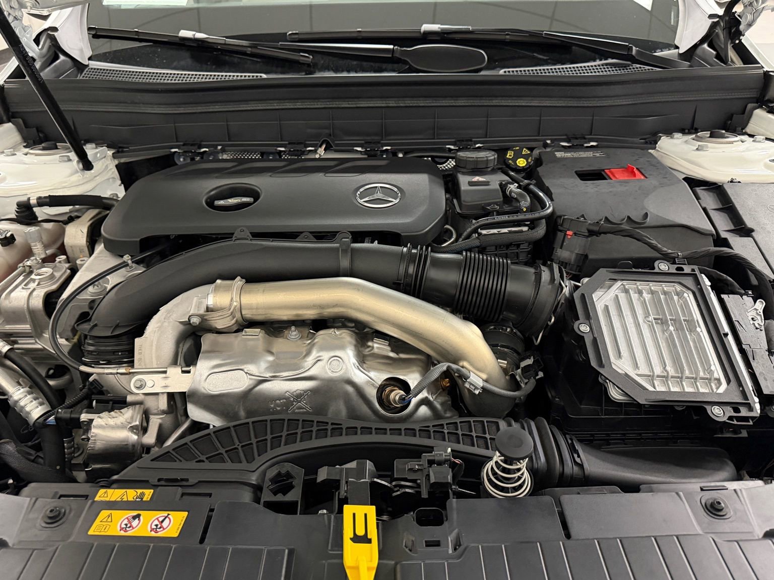 Used 2025 Mercedes-Benz GLB 250 image 38