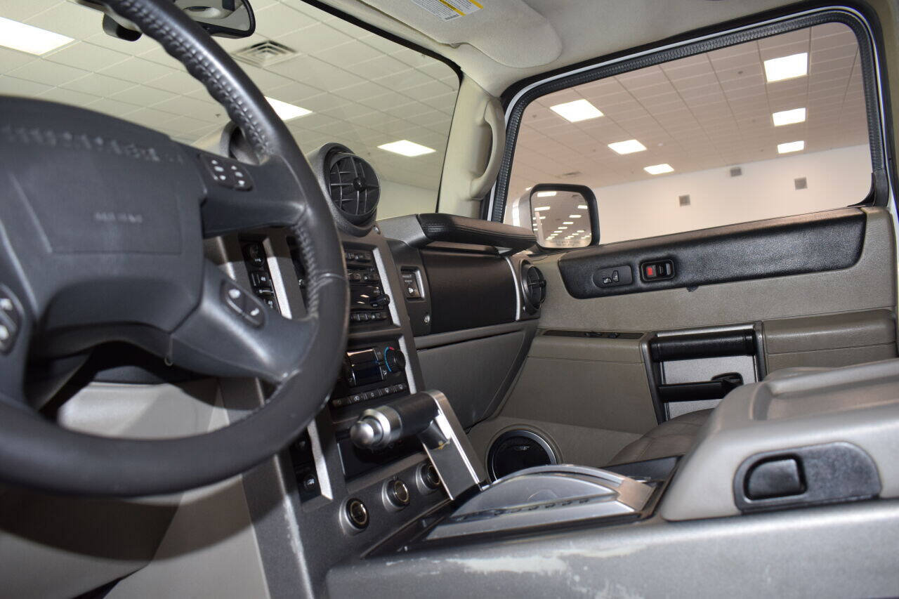 Used 2003 HUMMER H2 w/ Preferred Equipment Group AWD/4WD image 35