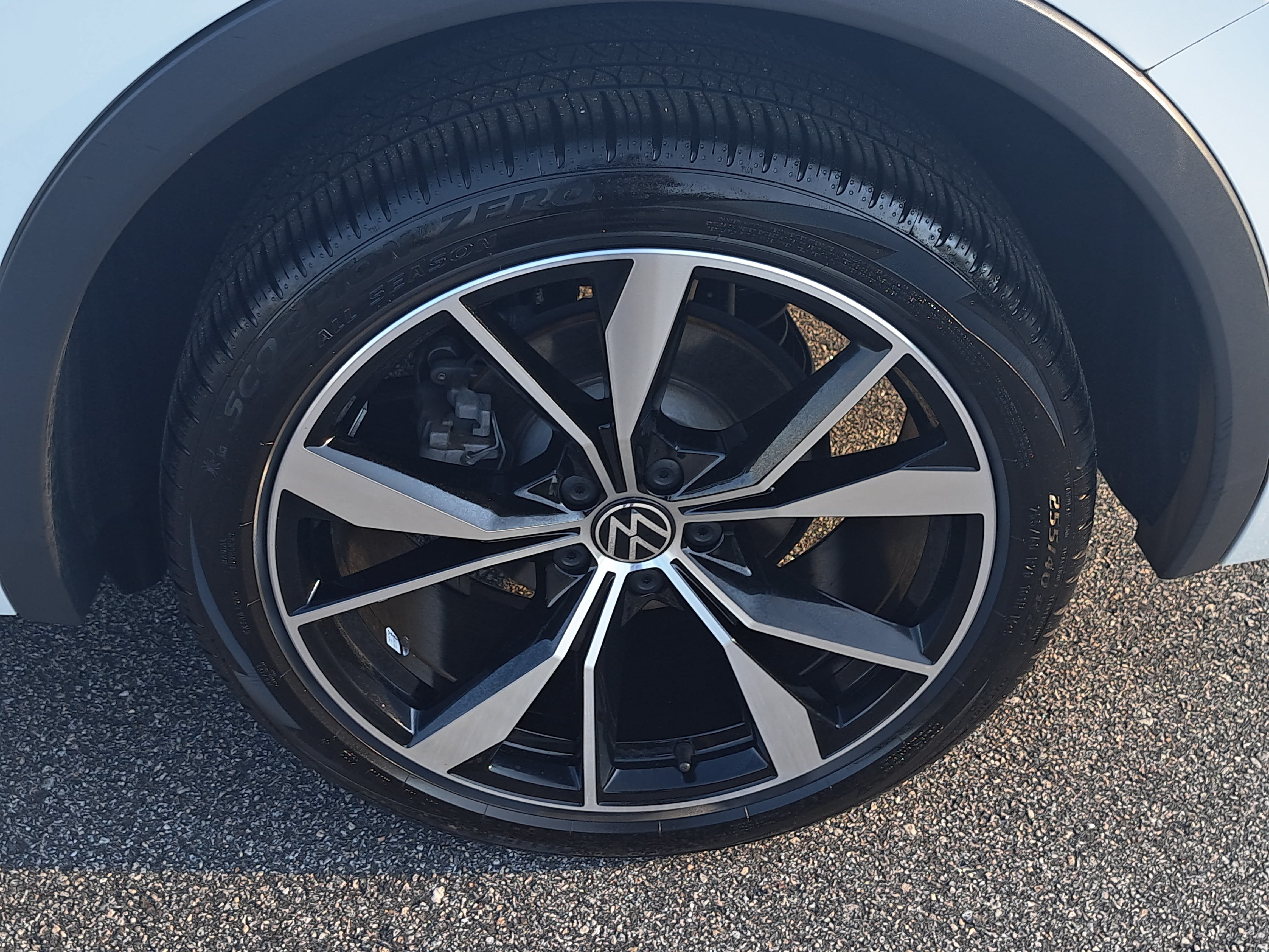 Certified 2023 Volkswagen Tiguan SEL R-Line AWD/4WD image 35