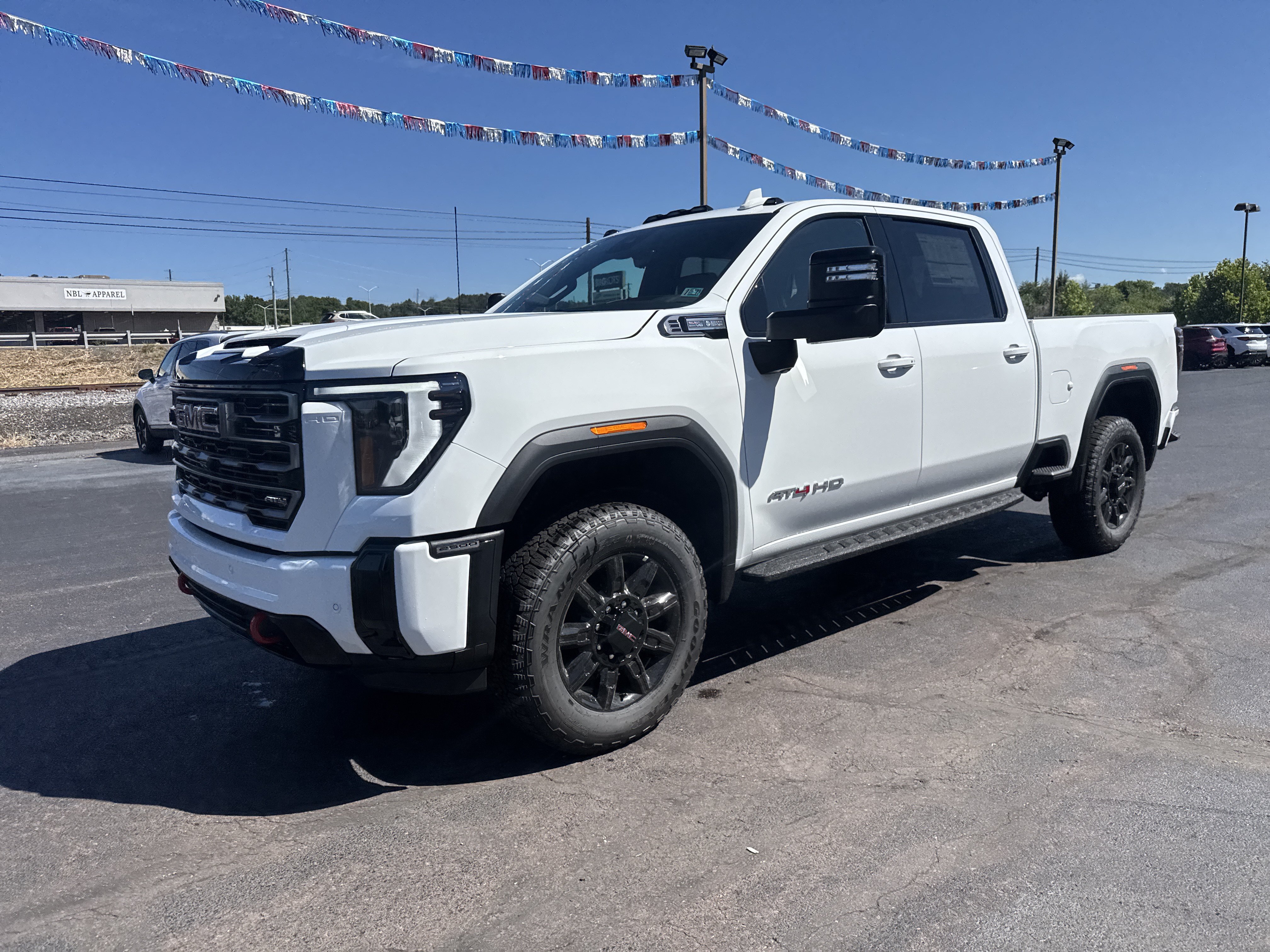 New 2026 GMC Sierra 2500 AT4 w/ AT4 Premium Plus Package AWD/4WD image 8