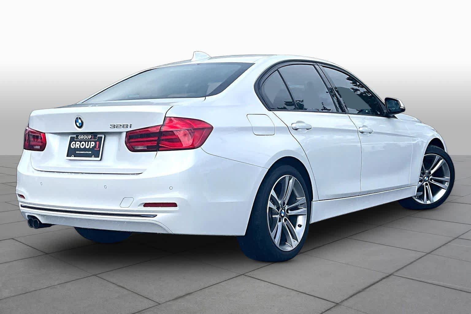 Used 2016 BMW 328i Sedan RWD image 13
