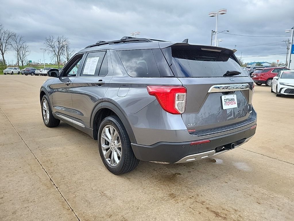 Used 2023 Ford Explorer XLT w/ Equipment Group 202A image 7