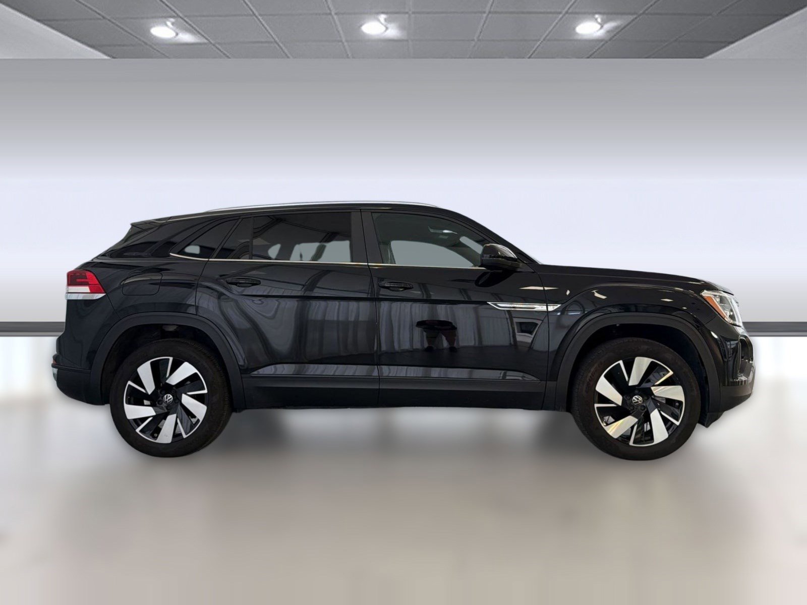 Used 2025 Volkswagen Atlas Cross Sport SE FWD image 8