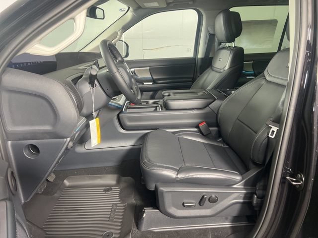 New 2026 Ford Expedition Platinum w/ Driver's Package AWD/4WD image 9