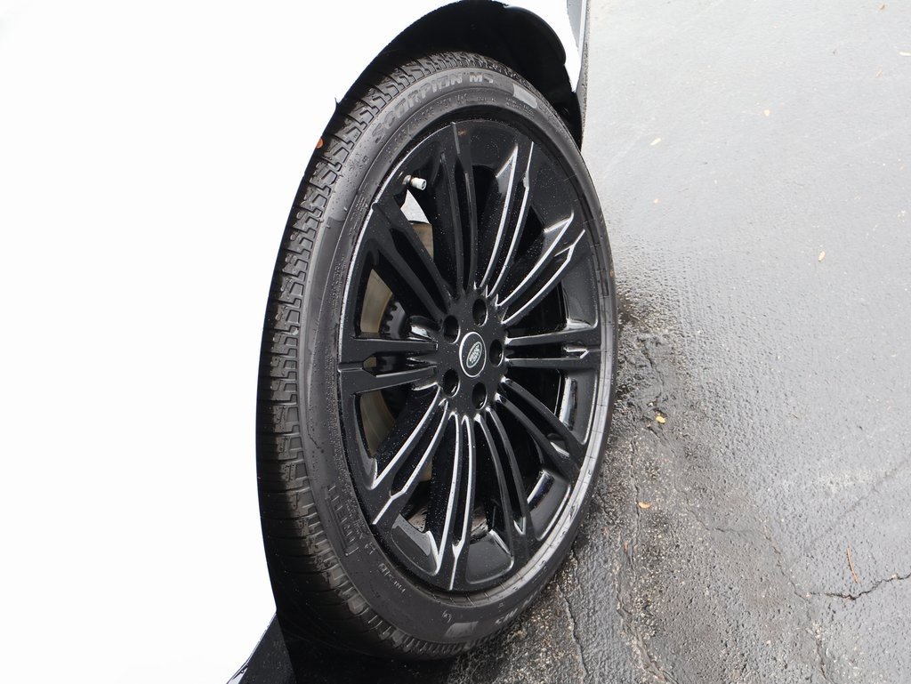 New 2025 Land Rover Range Rover SE image 37