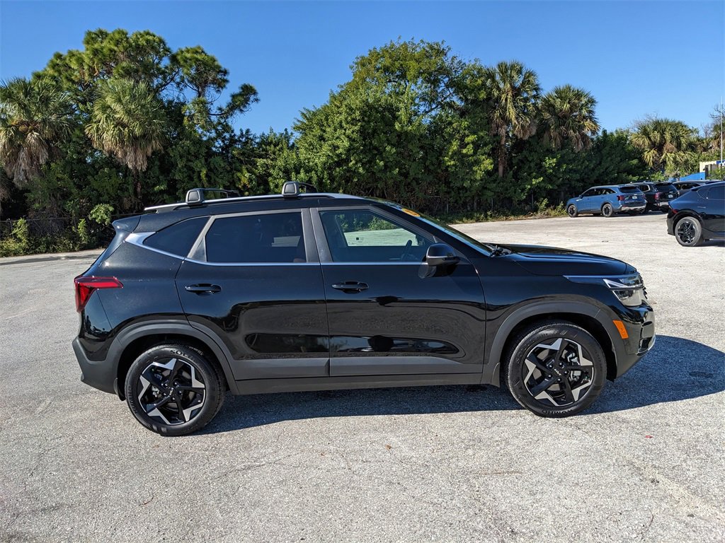 Certified 2025 Kia Seltos EX w/ EX Sunroof Package image 10