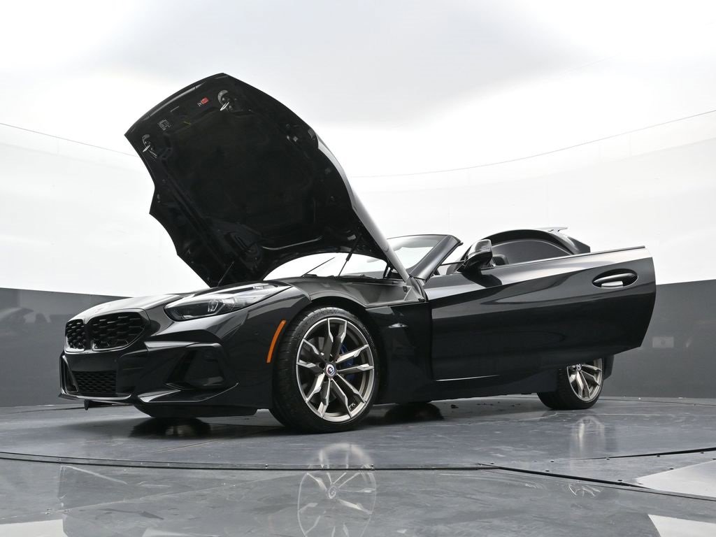 Used 2023 BMW Z4 M40i w/ Premium Package image 37