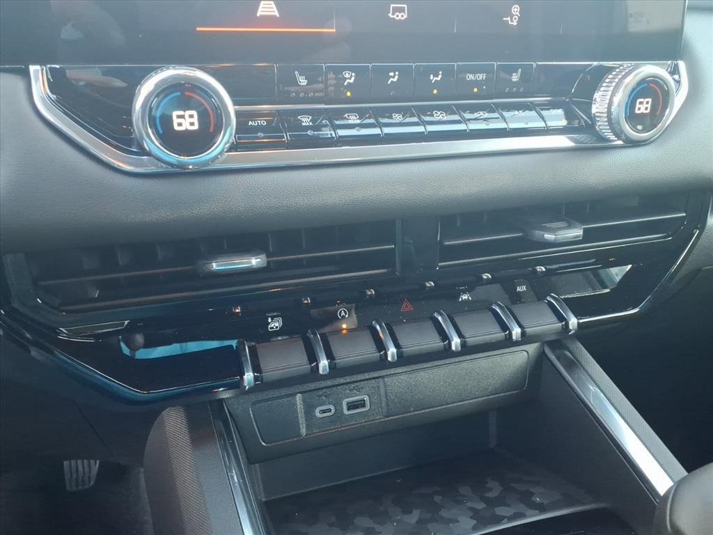 New 2026 GMC Canyon Elevation w/ Convenience Package image 14