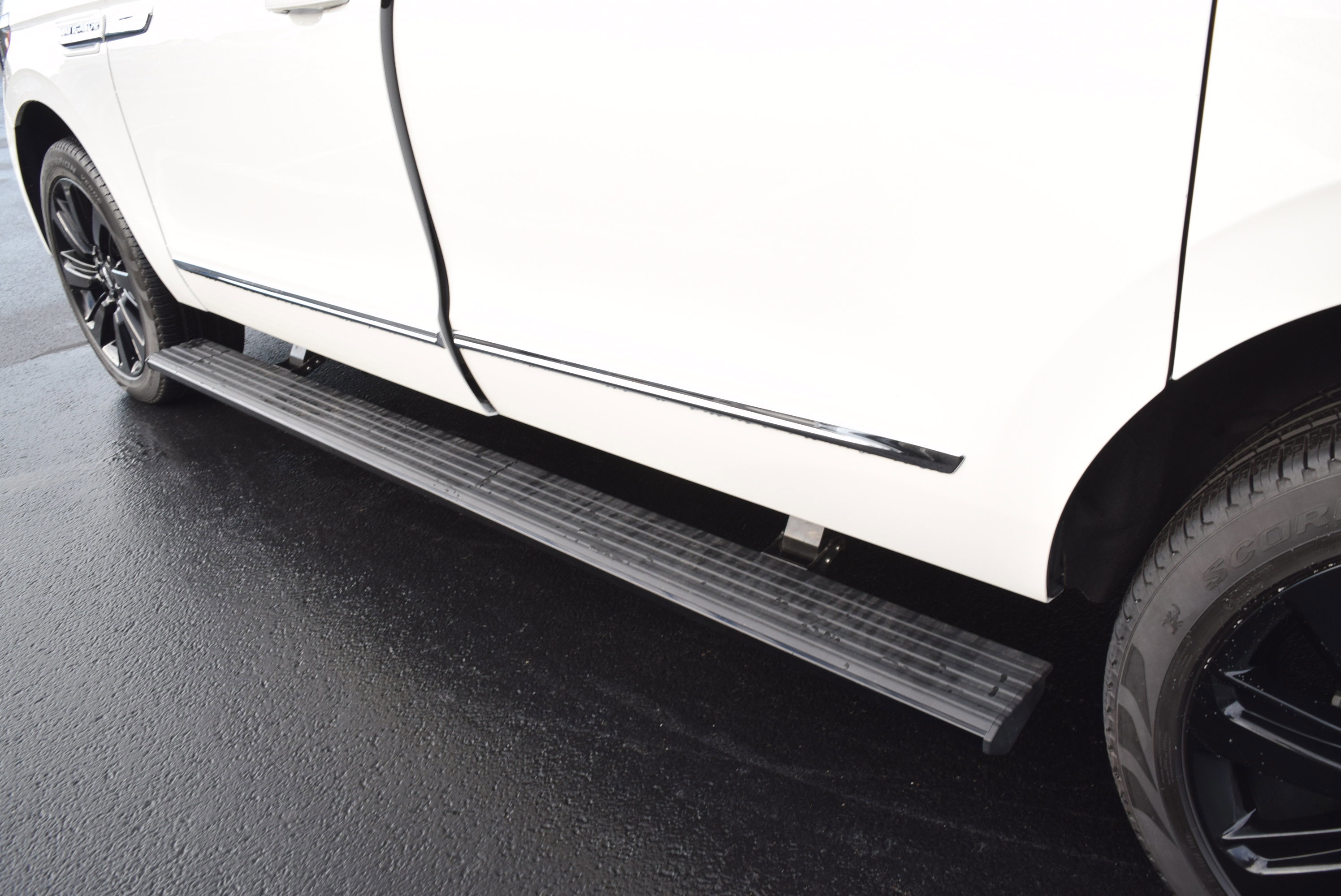 Used 2024 Lincoln Navigator L Reserve image 7