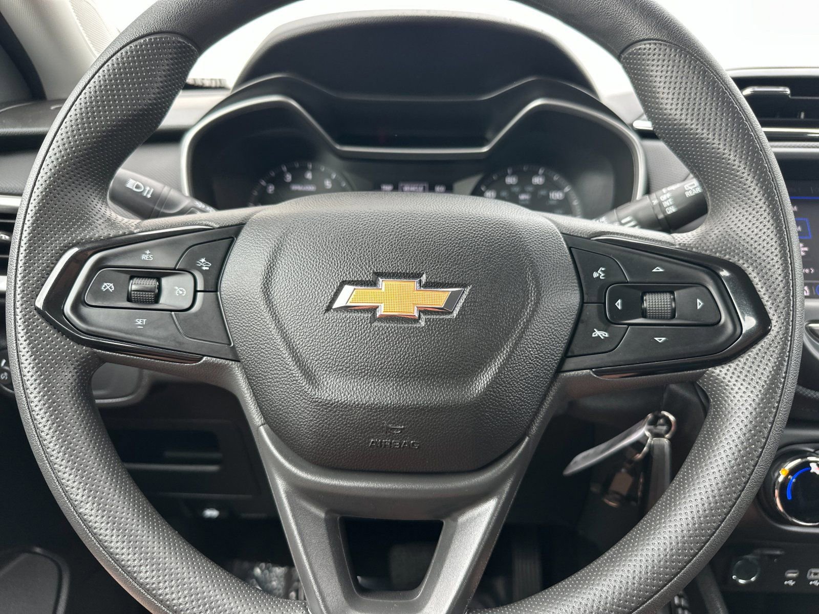 Used 2023 Chevrolet TrailBlazer LS FWD image 25