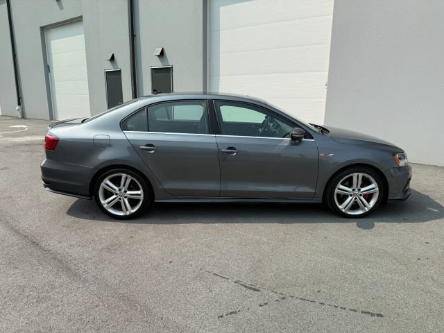 Used 2017 Volkswagen Jetta GLI FWD image 9