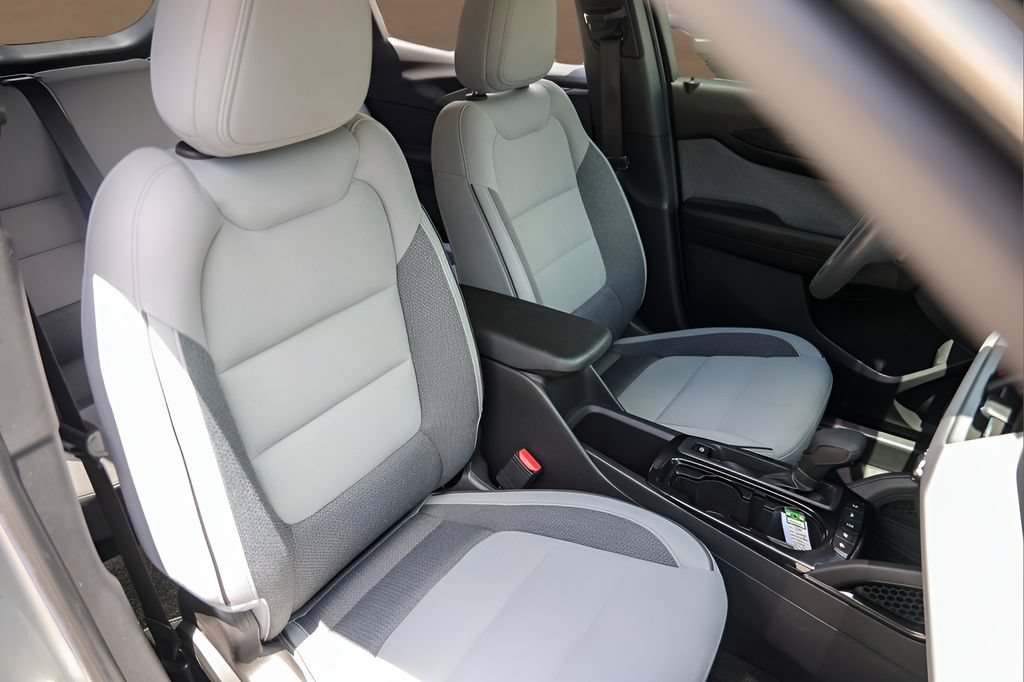 Used 2024 Chevrolet TrailBlazer LS w/ LS Convenience Package FWD image 29