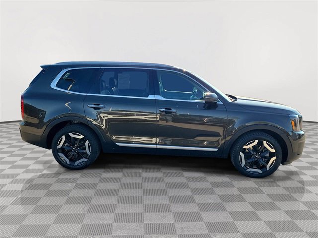 Used 2023 Kia Telluride S image 6
