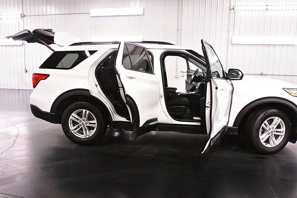 Used 2024 Ford Explorer XLT w/ Class IV Trailer Tow Package image 33