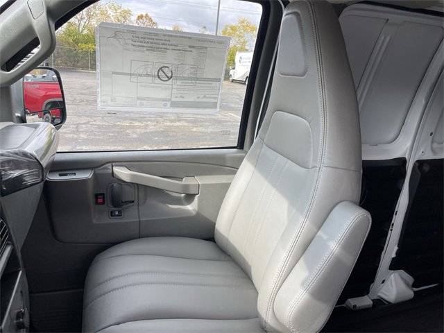 New 2025 Chevrolet Express 2500 image 12