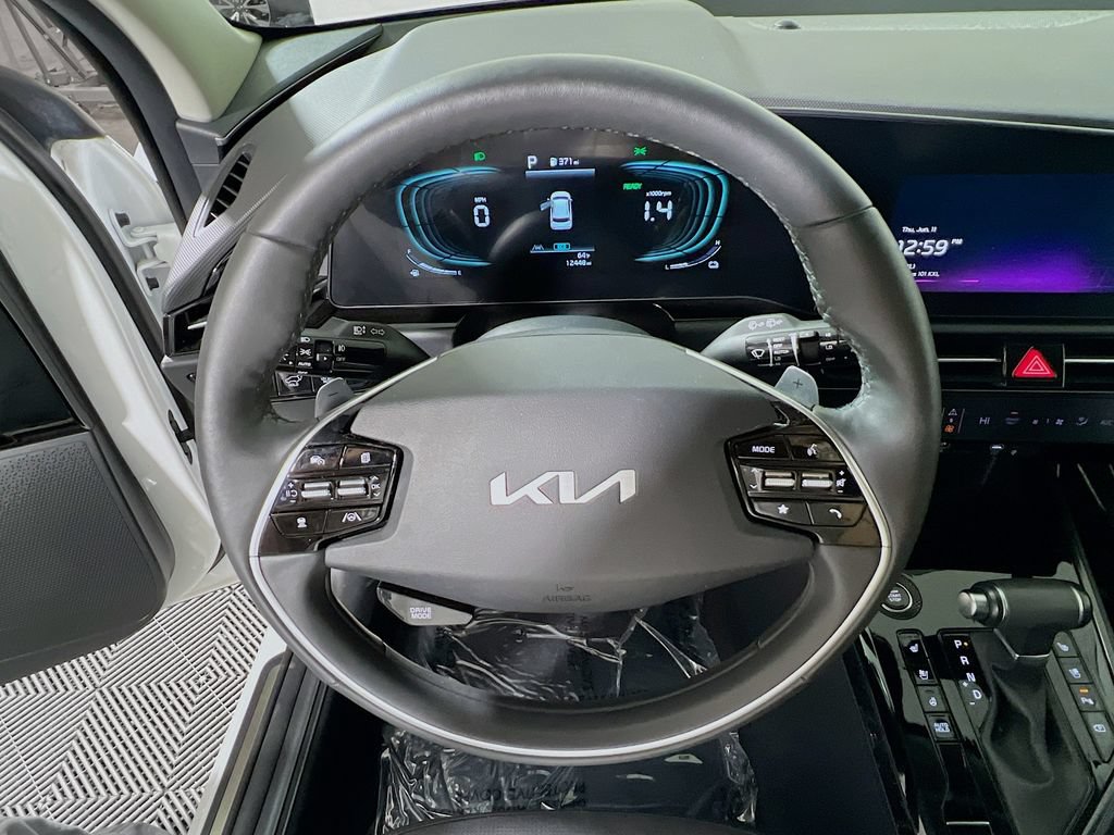 Used 2023 Kia Niro SX Touring FWD image 10