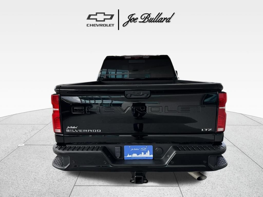 Used 2024 Chevrolet Silverado 2500 LTZ w/ LTZ Convenience Package image 8