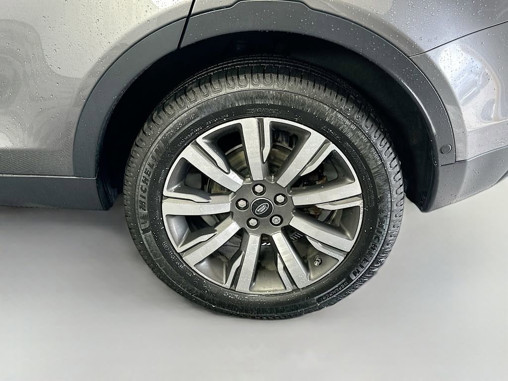 Used 2017 Land Rover Discovery Sport HSE Luxury image 33
