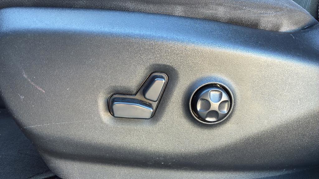 Used 2020 Chrysler Pacifica Touring w/ S Appearance Package image 23