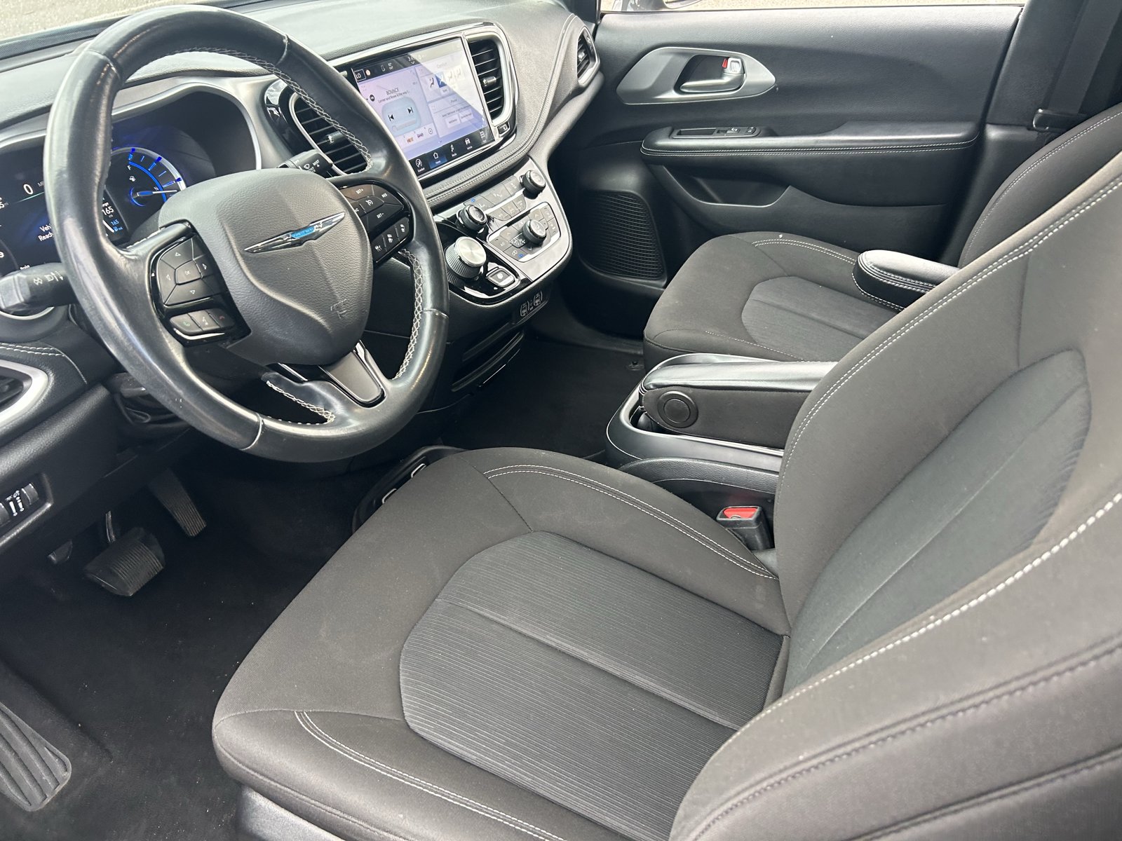 Used 2021 Chrysler Pacifica Touring w/ S Appearance Package FWD image 11